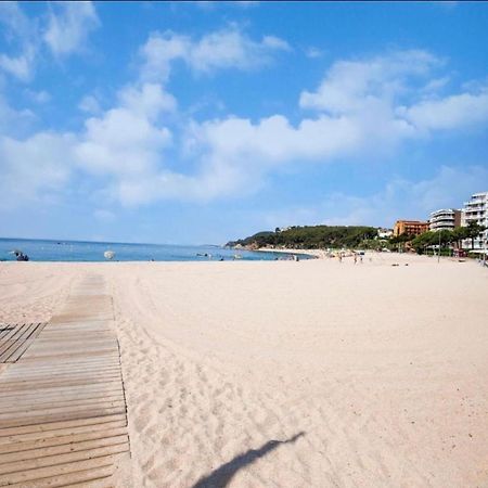 Seahomes Vacations, Beach&Pool, In Fenals Beach Lloret de Mar Ngoại thất bức ảnh